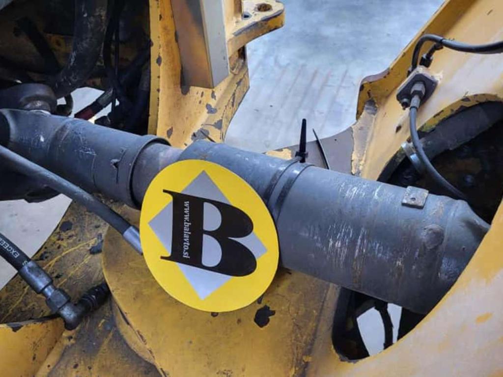 Volvo propeller shaft 15085426 for Volvo loaders Foto 1
