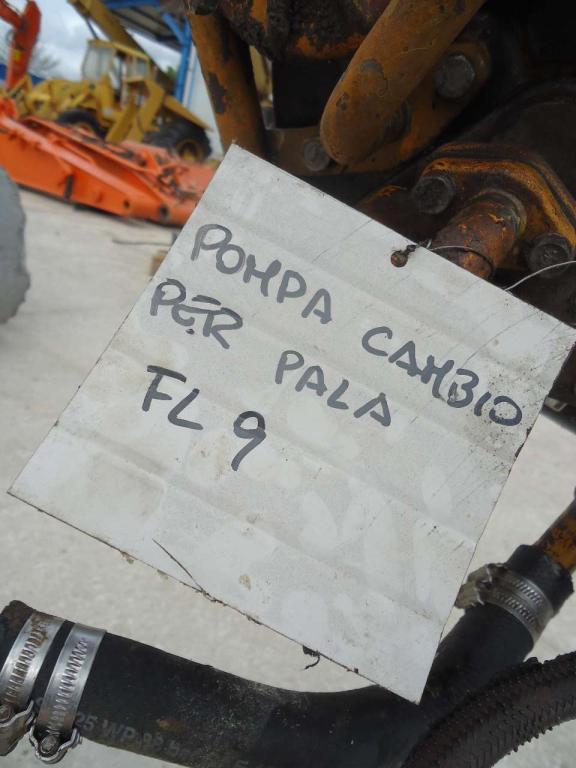 Pompa idraulica cambio per Fiat Allis FL9 Foto 3