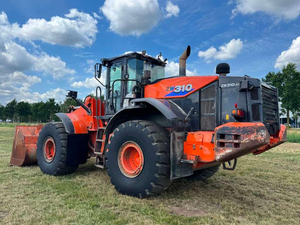 Hitachi ZX310-6 - 3rd Function / Automatic Greasing Foto 3
