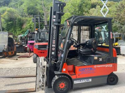 Toyota EFMB30 in vendita da Venus Srl