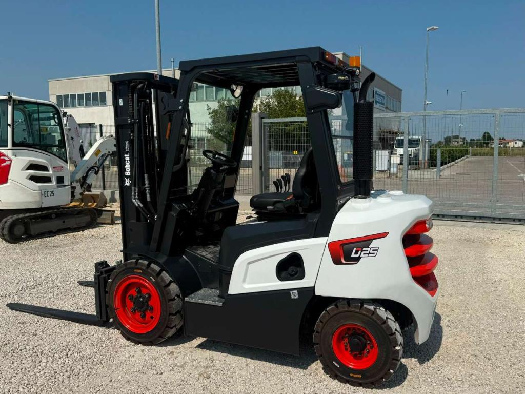 Bobcat D25NXP NUOVO Foto 4