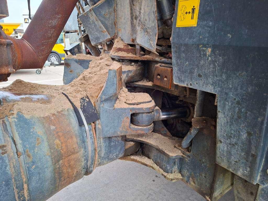 Komatsu HM300-3 Foto 16