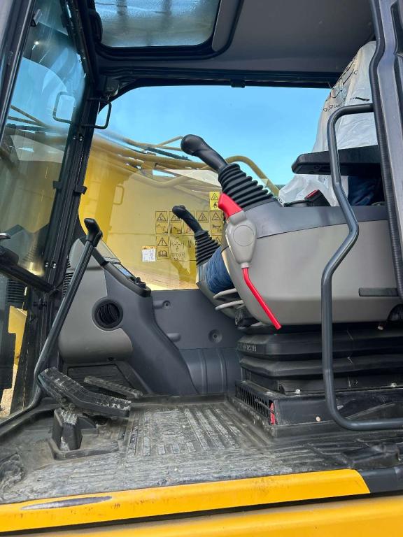 Komatsu HB365NLC-3E0 Foto 3