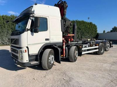 Volvo FM82 SCARRABILE CON GRU E POLIPO in vendita da Aurora Srl