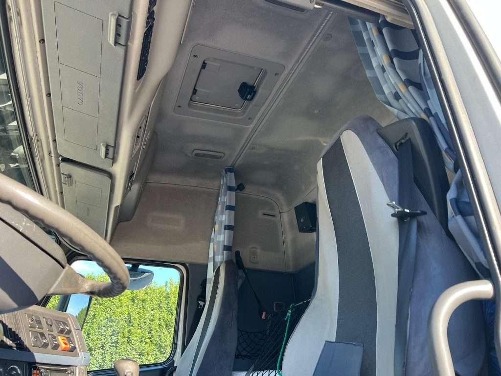 Volvo FM82 SCARRABILE CON GRU E POLIPO Foto 6