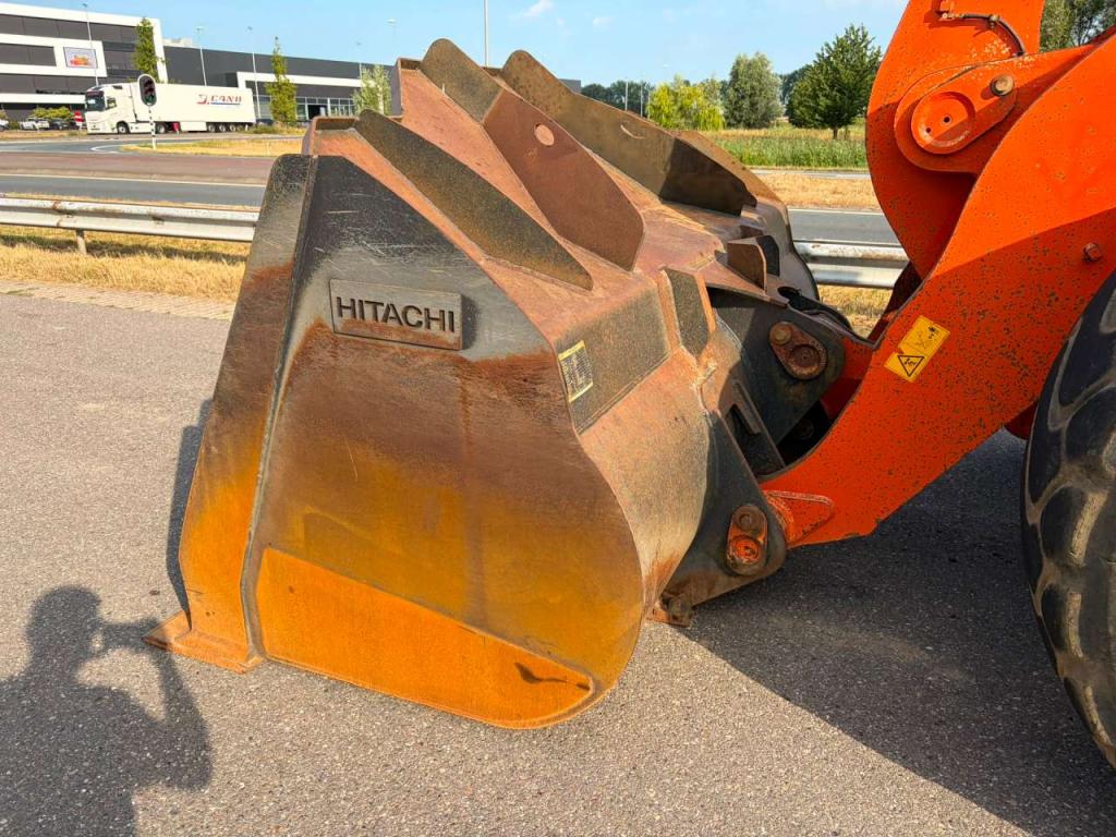Hitachi ZW310-6 Foto 10