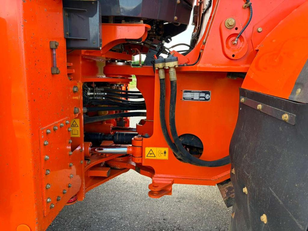 Hitachi ZW310-6 Foto 15