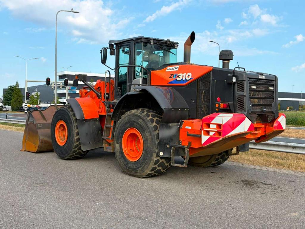 Hitachi ZW310-6 Foto 3