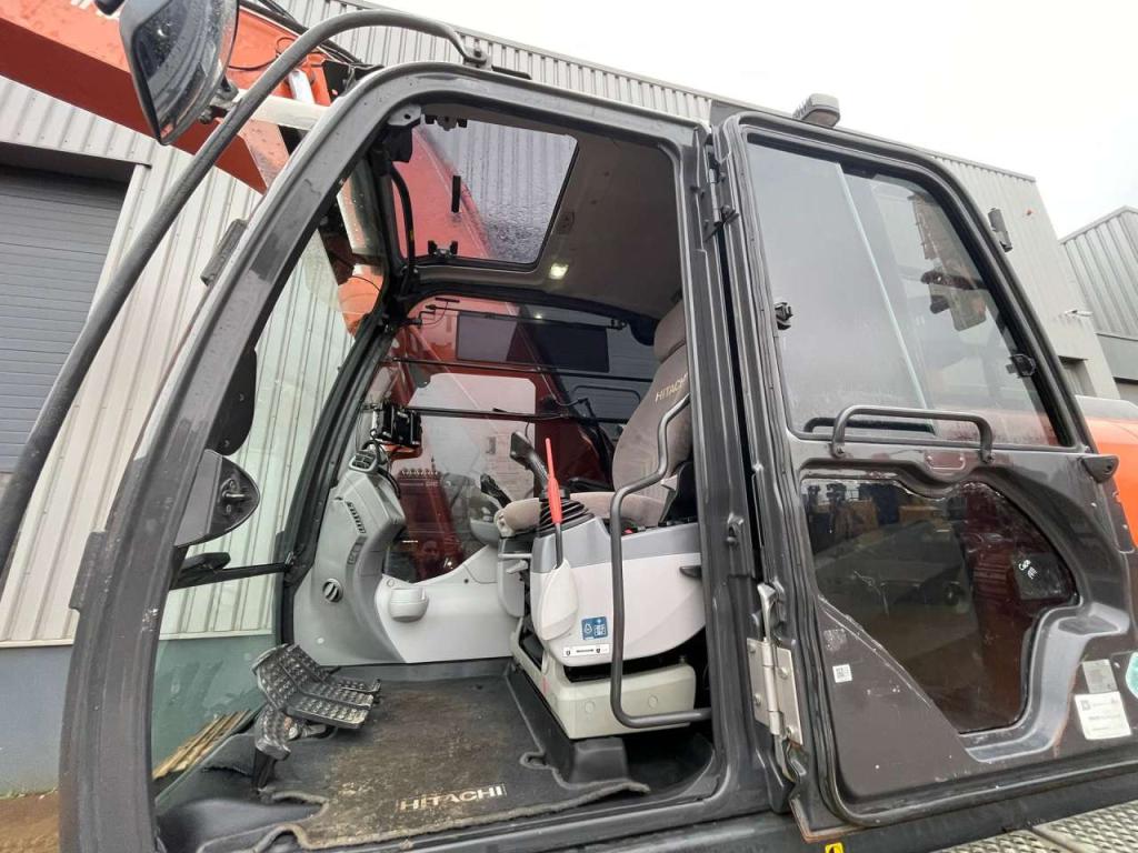 Hitachi ZX250LC-6 Foto 20