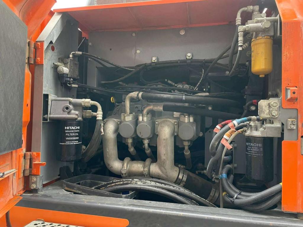 Hitachi ZX250LC-6 Foto 29