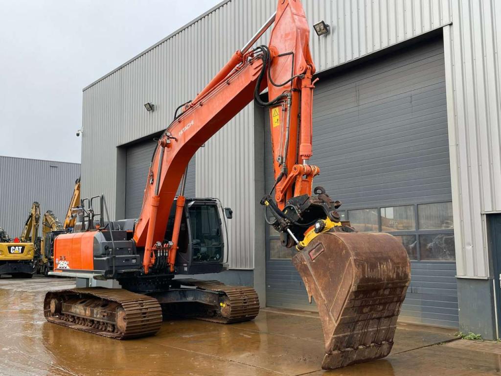 Hitachi ZX250LC-6 Foto 7