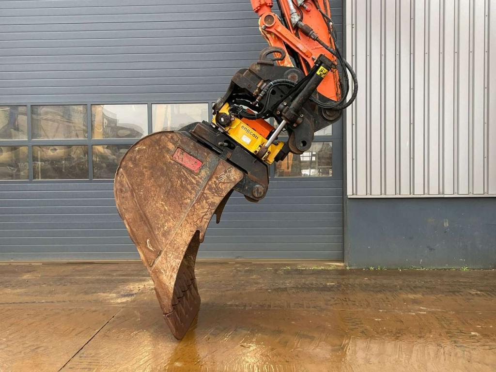 Hitachi ZX250LC-6 Foto 8