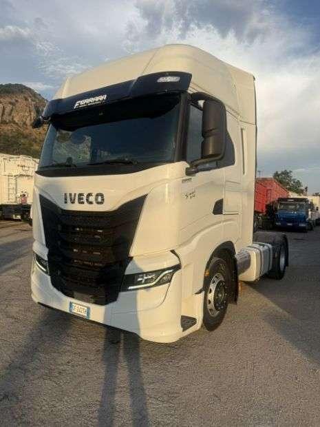 Iveco S-WAY Foto 1