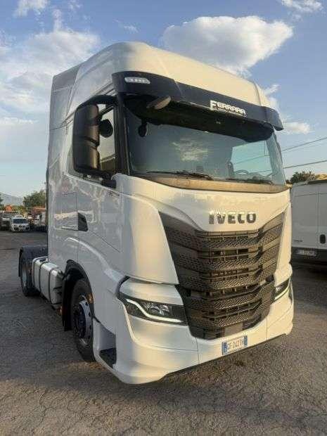 Iveco S-WAY Foto 2