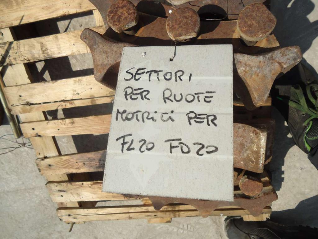Settori ruota motrice per FIAT ALLIS - DOZER FL20 - FD20 Foto 4