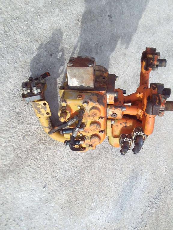 Distributore idraulico per Fiat Allis FR220 Foto 2
