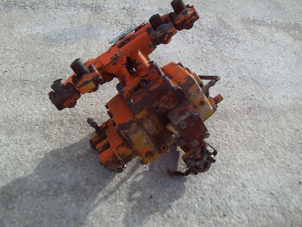 Distributore idraulico per Fiat Allis FR220 Foto 3