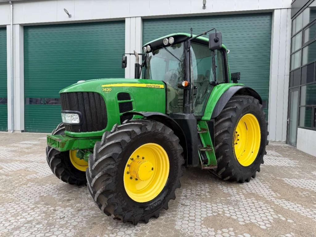 John Deere 7430 Excellent condition Foto 1