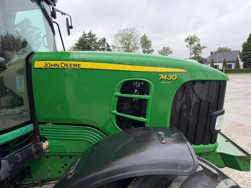 John Deere 7430 Excellent condition Foto 12
