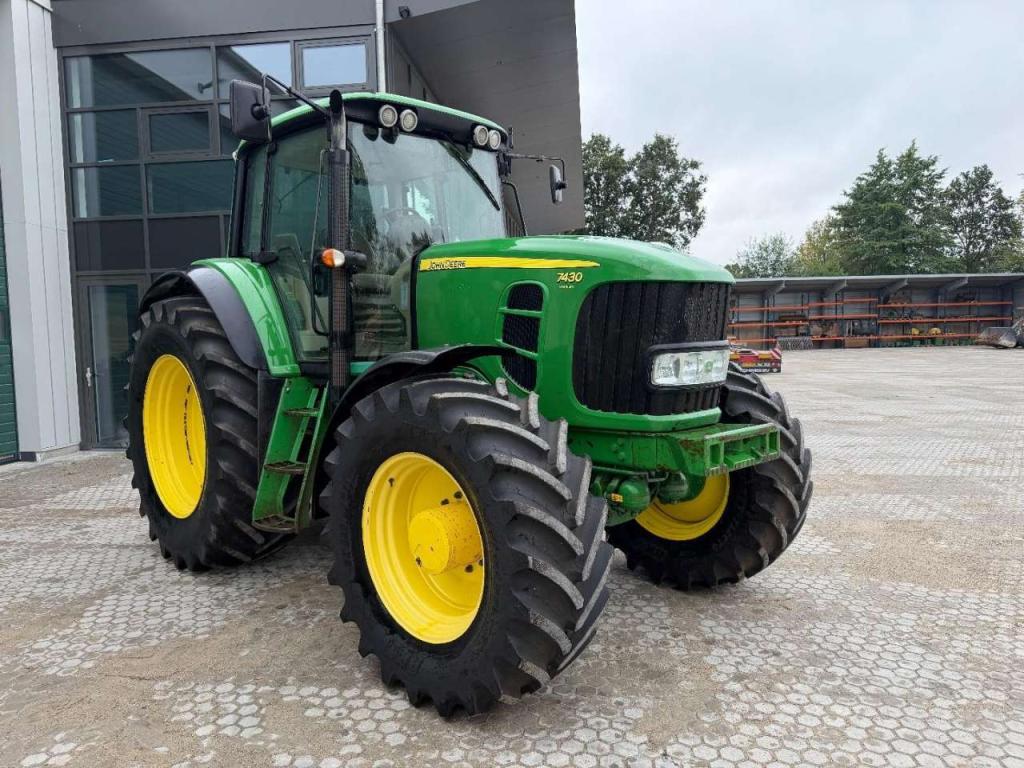 John Deere 7430 Excellent condition Foto 2
