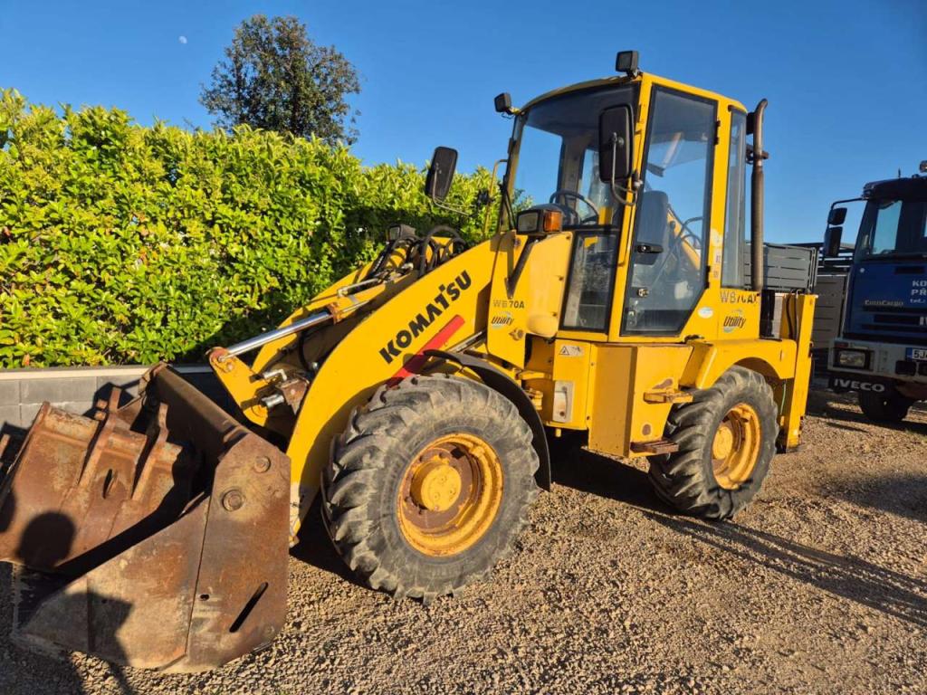 Komatsu WB70A Foto 1