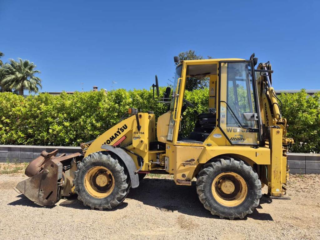 Komatsu WB70A Foto 2