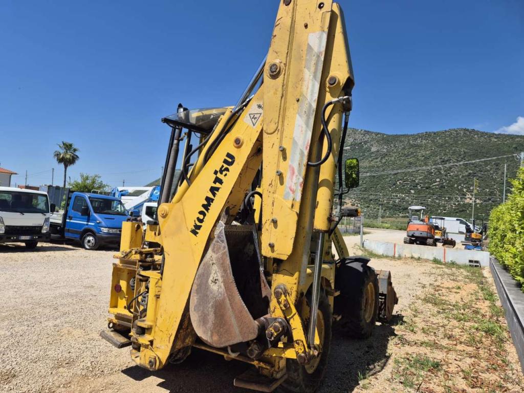 Komatsu WB70A Foto 4