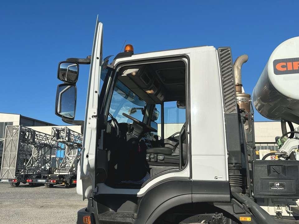Iveco Trakker 450 6X4 Foto 11