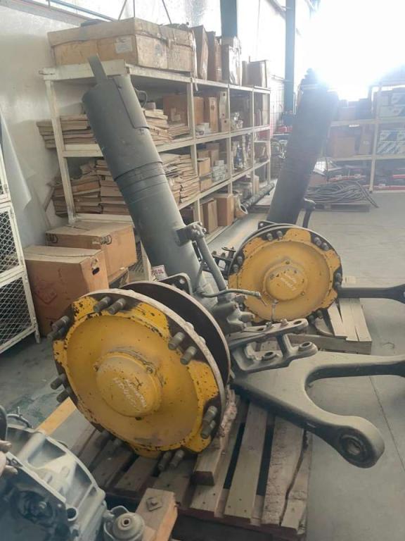 Komatsu RICAMBI VARI Foto 4