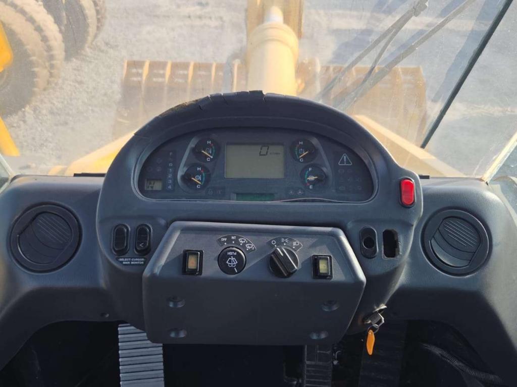 Komatsu WA600-6R Foto 14