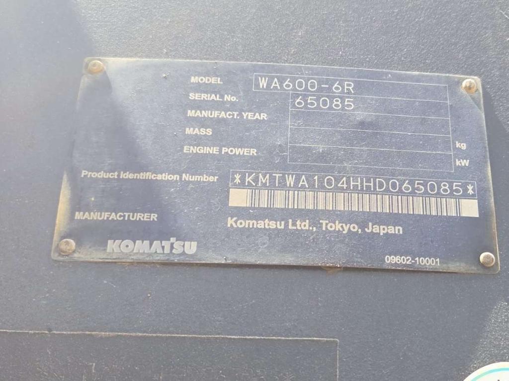 Komatsu WA600-6R Foto 7