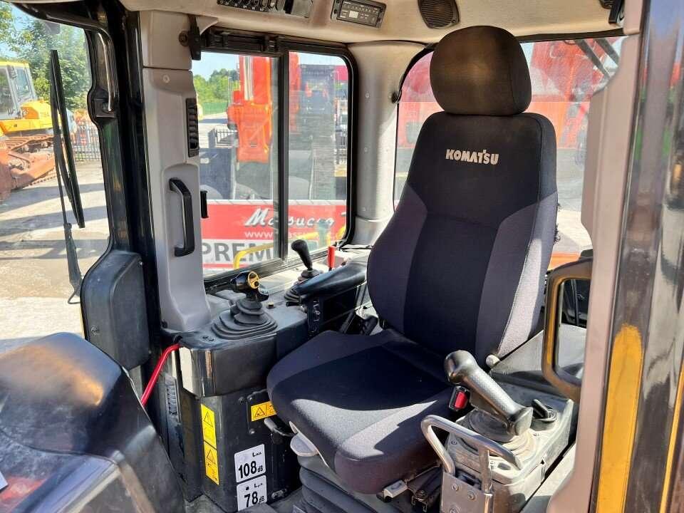Komatsu D65 Foto 7