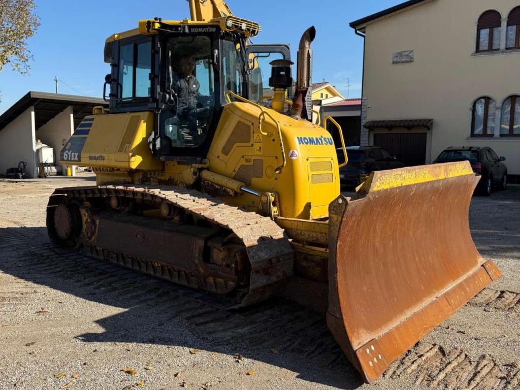 Komatsu D61EX-24 Foto 1