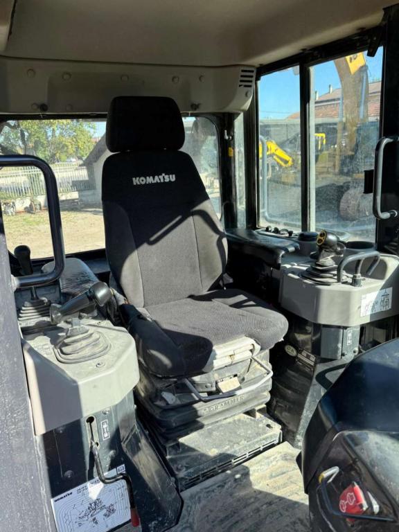Komatsu D61EX-24 Foto 17