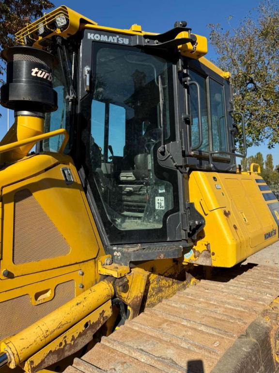 Komatsu D61EX-24 Foto 9