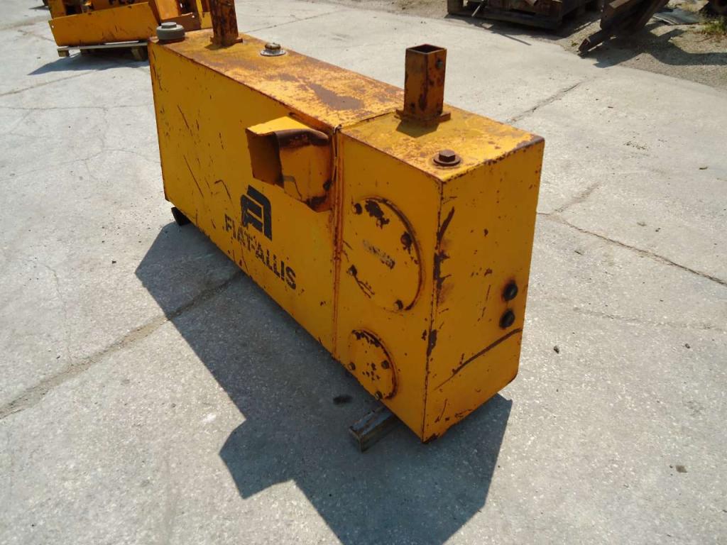 Serbatoio gasolio e olio idraulico per Fiat Allis FL9 Foto 3