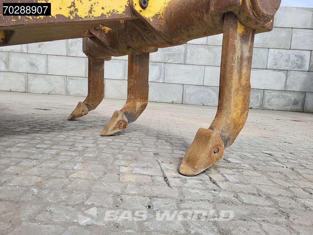 Komatsu D65 PXi -18 Ripper Foto 7