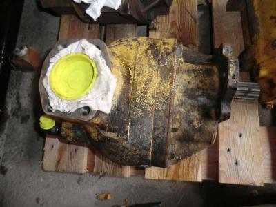 Pompa idraulica per Caterpillar 988B in vendita da CERVETTI TRACTOR Srl