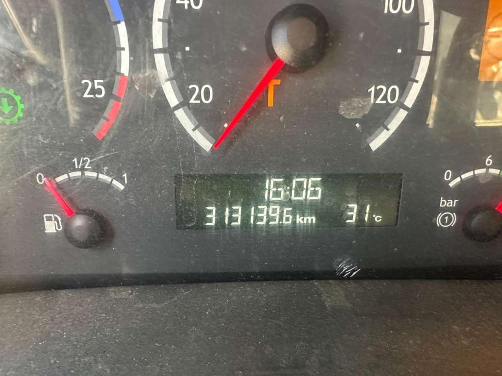 Scania 320 Foto 15