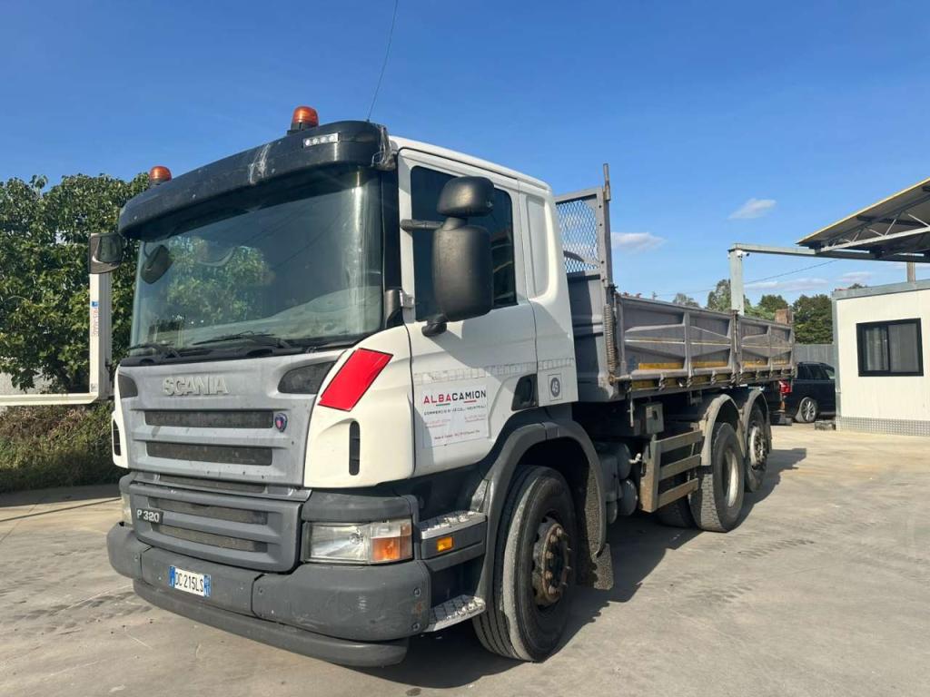 Scania 320 Foto 2
