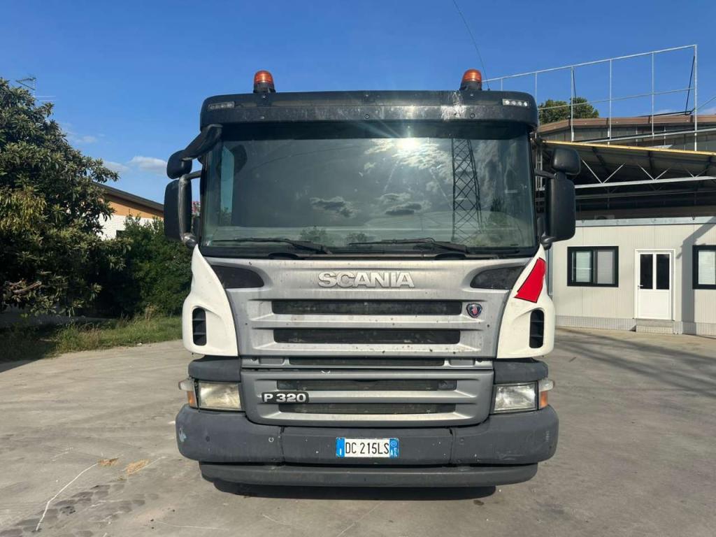 Scania 320 Foto 7