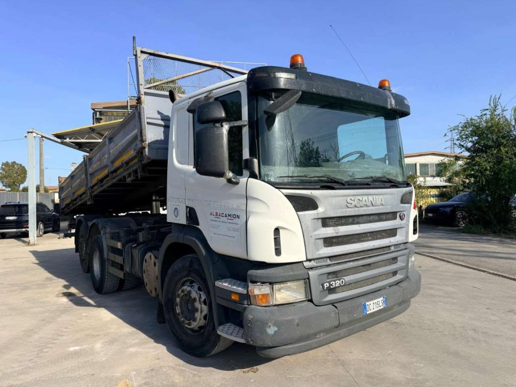 Scania 320 Foto 8