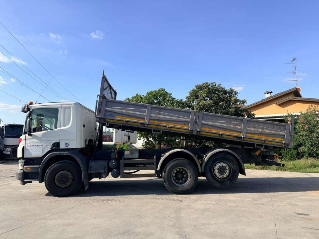 Scania 320 Foto 9