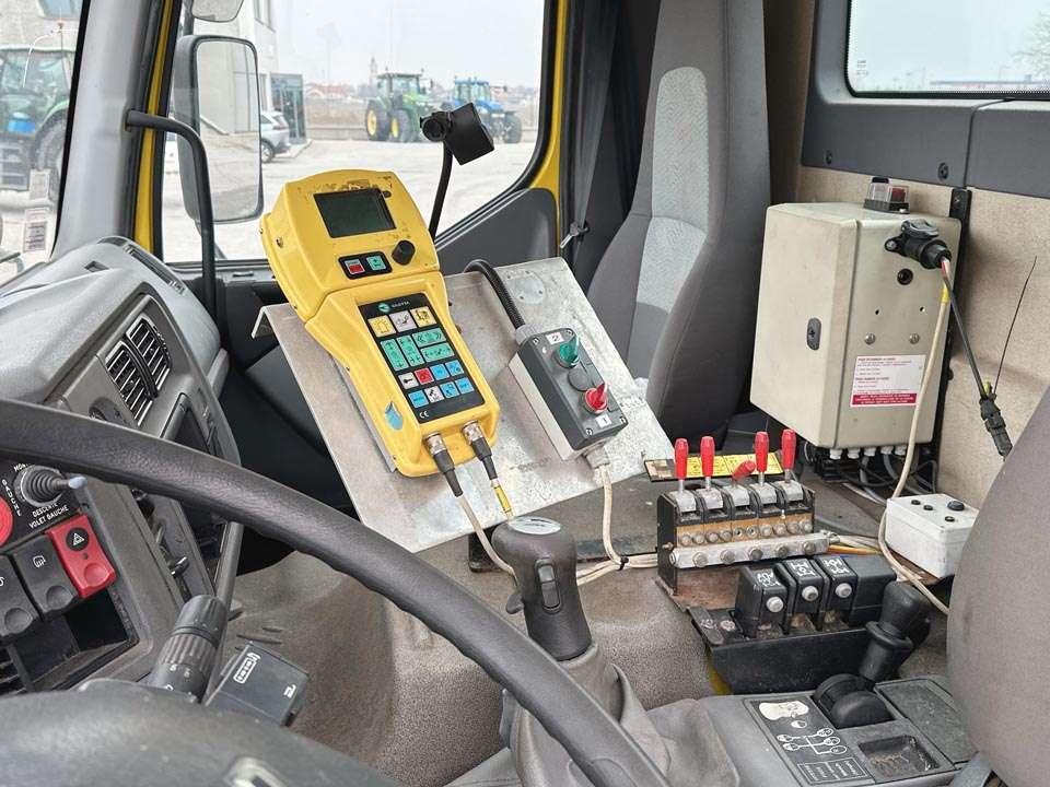 Renault 370 DCI 6x4 Foto 13