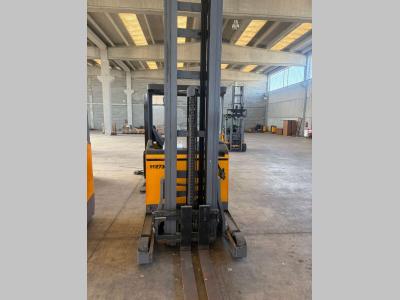 Jungheinrich ETV 214 in vendita da Deal Di Balliu Mentor & c. Sas