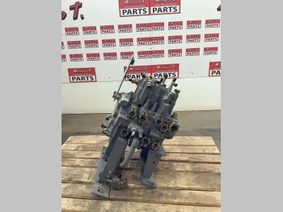 Distributore idraulico per Hitachi ZX135US in vendita da Massucco T. Srl Area Ricambi