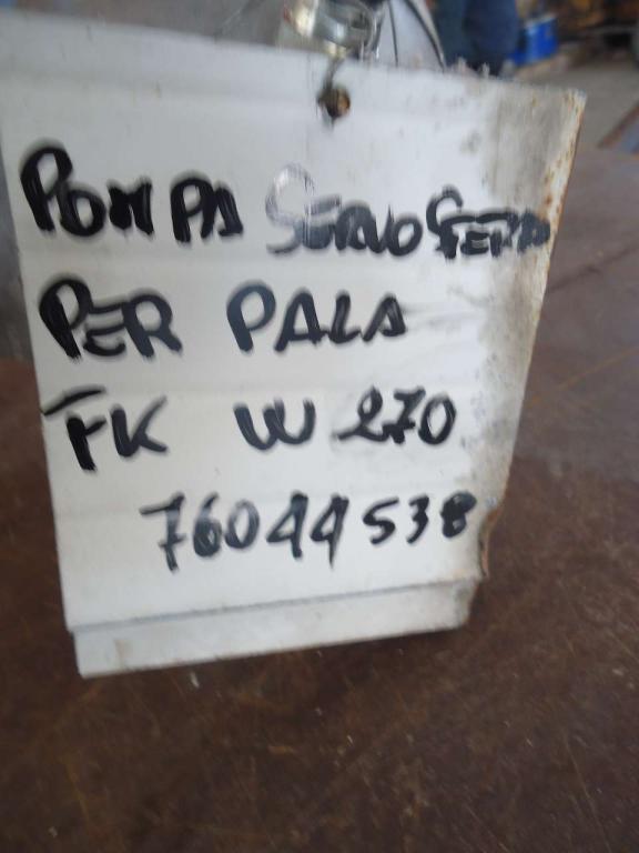Pompa idraulica di sterzo per Fiat Kobelco W270 - CODICE 76044538 Foto 4