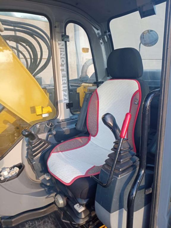 New Holland E135-B SR2 Foto 10
