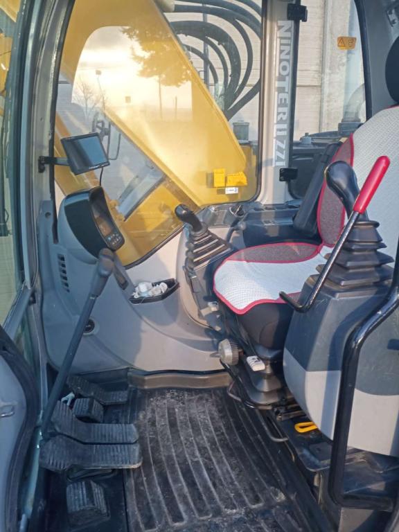 New Holland E135-B SR2 Foto 9