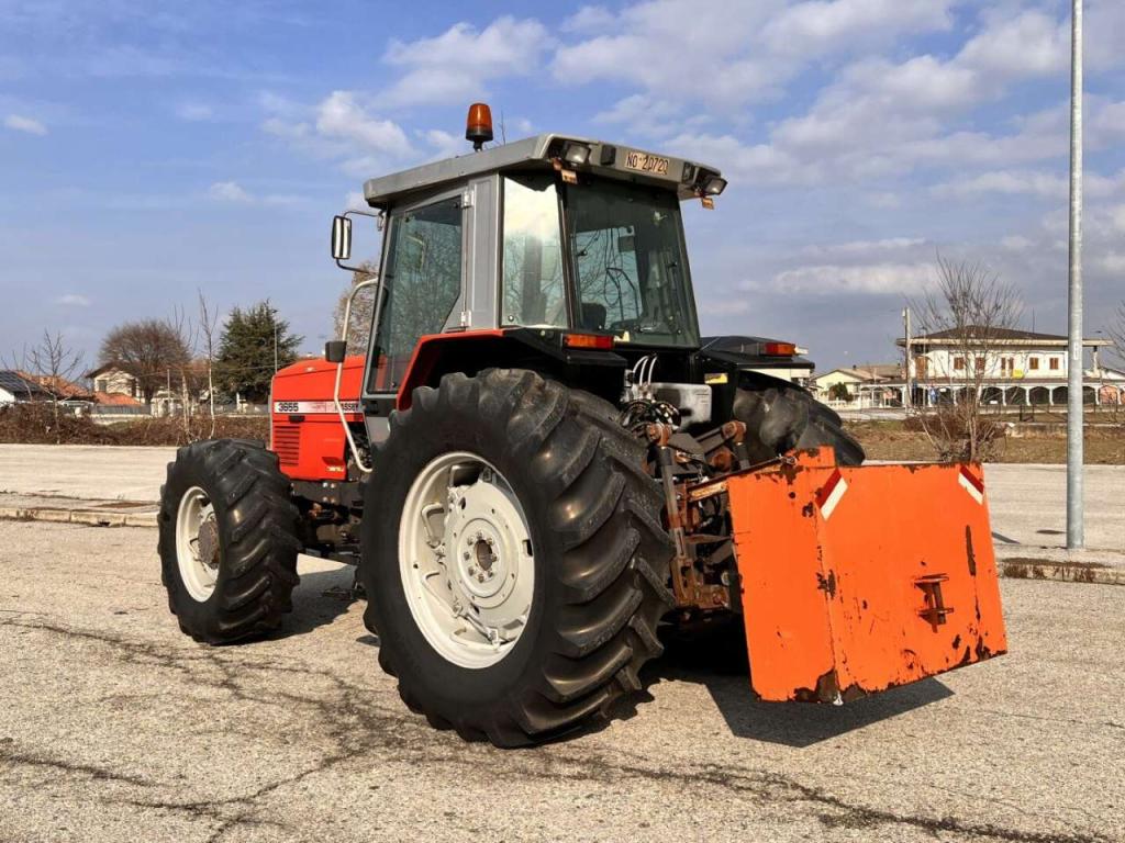 Massey Ferguson MF3655 4X4 Foto 3